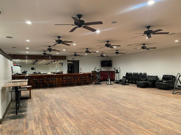 Turn Key Bar & Apartment in Riverdale, CA: 5020 19 1/2 Ave, Riverdale, CA 93656